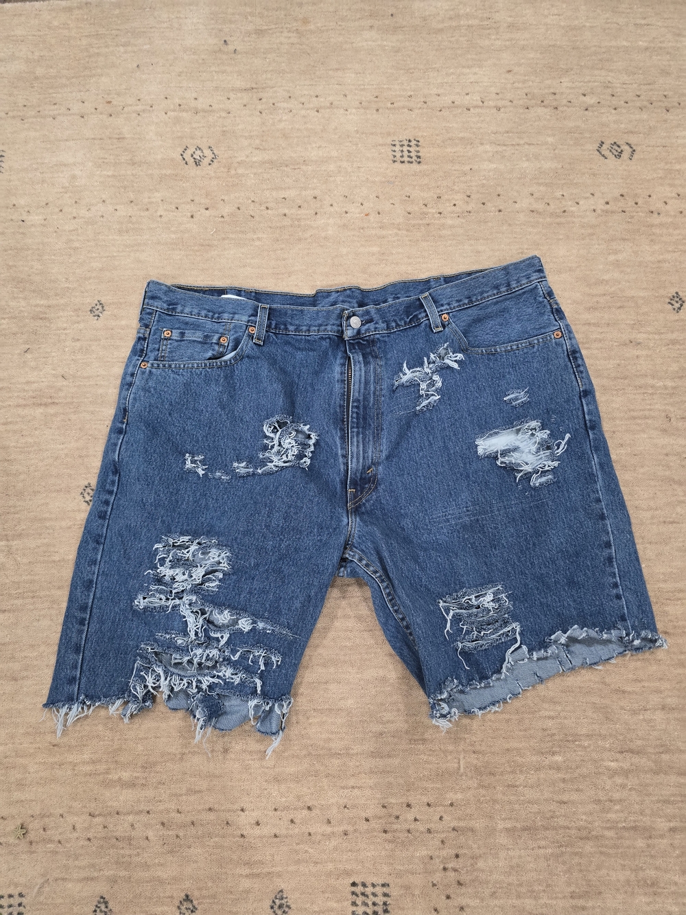 Levi's 550 Distressed Denim Jean Shorts Waist 46
